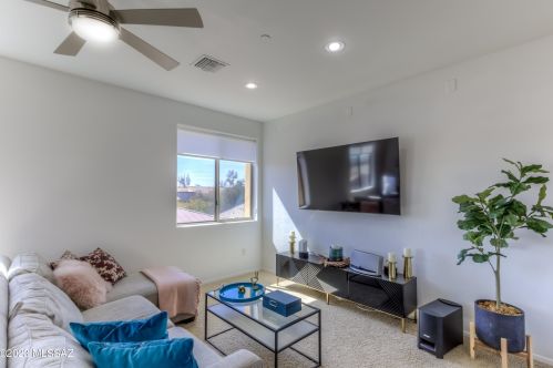 2406 Blue Diamond Dr, Tucson AZ  85718-6691 exterior