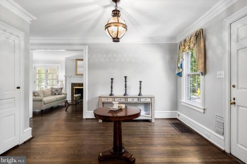 801 Thomas Ave, Riverton NJ  08077-1030 exterior