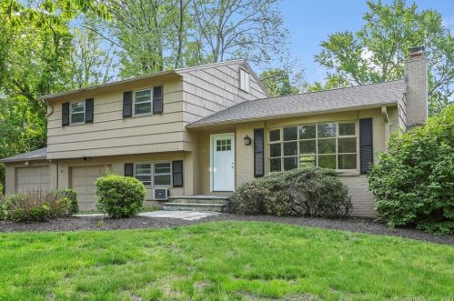 280 Plattsville Rd, Bridgeport, CT 06611-3459