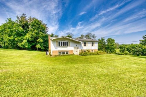 2 Wilder Dr, Warwick, NY 10990-3627