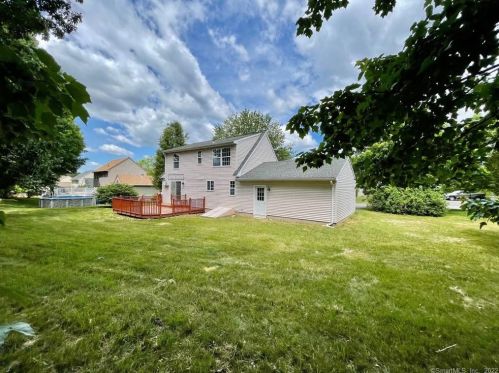 83 Bentley Dr, Manchester, CT 06042-8511