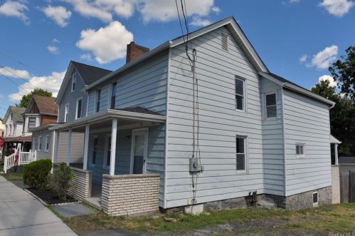 19 Ulster Ave, Walden NY  12586-1413 exterior