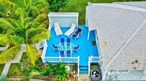 320 4 Ave, Delray Beach FL  33444-2717 exterior