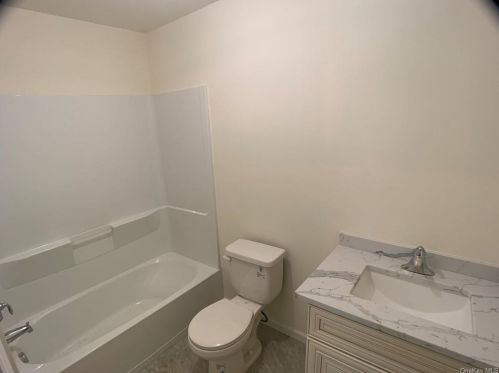 34 Picadilly Cir, Rock Hill NY  12775-6406 exterior