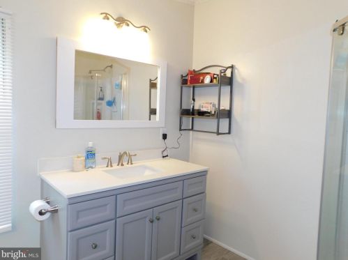 35395 Dannys Dr, Laurel DE  19956-3311 exterior