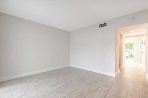 5020 Elmhurst Rd, West Palm Beach, FL 33417-4513