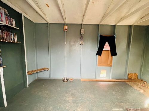 16842 Tracy St, Victorville CA  92395-3722 exterior