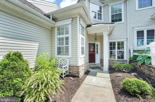 50 Dresner Cir, Boothwyn, PA 19061-4247