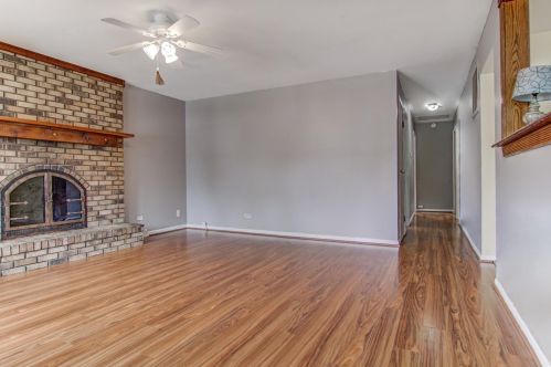 2434 Walnut Dr, Hammond, IN 46322-1027
