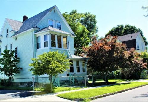 15 Clayton St, Springfield, MA 01107-1001
