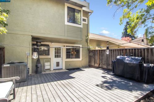 7686 Arbor Creek Cir, Pleasanton CA  94568-2264 exterior