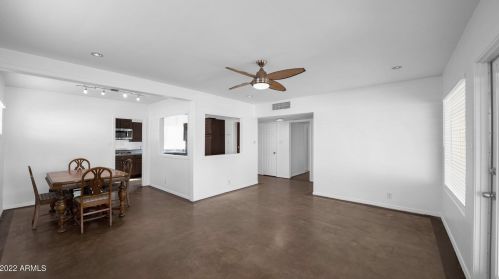 4522 11 Ave, Phoenix AZ 85013-1017 exterior