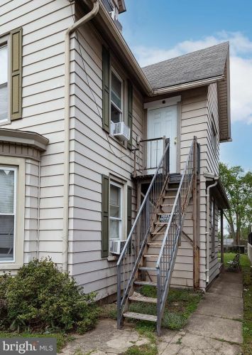 333 Spruce St, Harrisburg PA  17113-2419 exterior