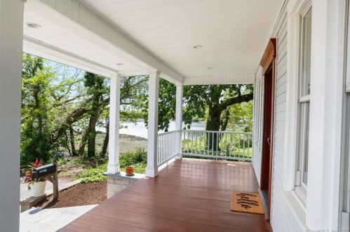 9 Beachview Ave, Bridgeport, CT 06605-3202