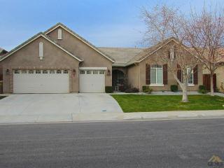 12710 High Country Dr, Bakersfield, CA 93312-6858