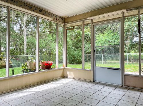 1329 Cr 436, Lake Panasoffkee FL  33538-5128 exterior