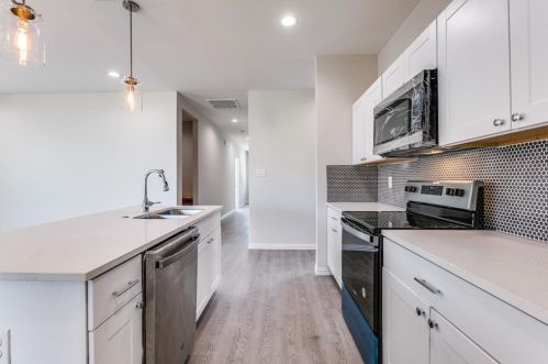 4343 Frank St, Dallas TX  75210-1236 exterior