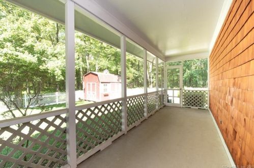225 Sturges Ridge Rd, Wilton CT  06897-2727 exterior