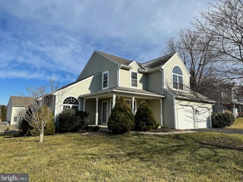 815 8th Ave, Parkesburg, PA 19365-1353