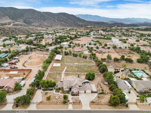 9744 Sweetwater Dr, Santa Clarita, CA 91390-5435