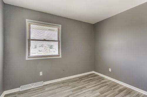 1075 Chenonceaux Dr, Marion OH  43302-6734 exterior