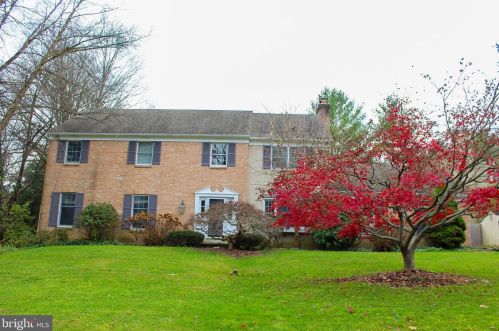 1294 Karen Ln, Wayne, PA 19087-2761