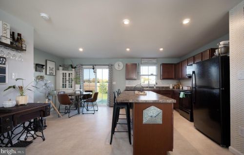 318 Bluecoat St, Dover DE  19901-8862 exterior