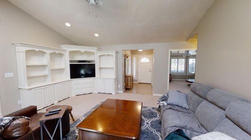 3960 Michelle Lynn Ct, Turlock CA  95382-8518 exterior