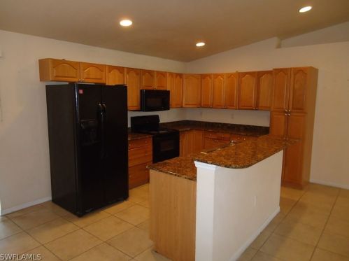 1719 16th Ter, Cape Coral, FL 33909-5424