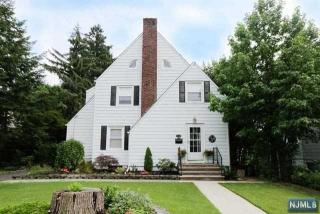 146 Cambridge Ave, Englewood, NJ 07631-1625