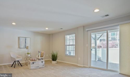 1739 Rockledge Ter, Woodbridge VA  22192-2512 exterior