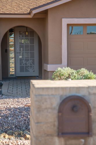 5829 Acoma Dr, Scottsdale AZ  85254-2413 exterior