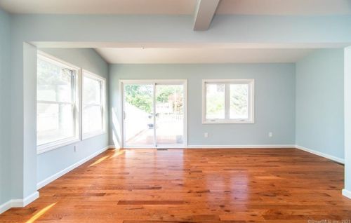 27 Garrigus Ct, Waterbury CT  06716-3103 exterior