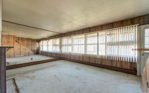 72 Lantern Rd, Hicksville NY  11801-6210 exterior