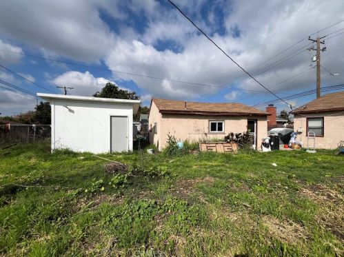 11528 Foster Rd, Norwalk CA  90650-2724 exterior