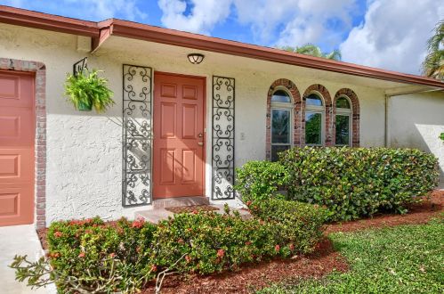 14801 Country Ln, Delray Beach, FL 33484-3560
