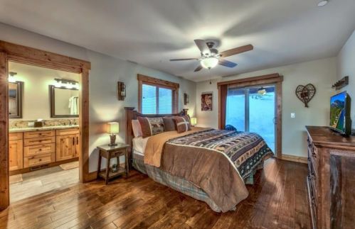 15092 Ski Slope Way, Truckee CA  96161-7013 exterior