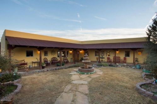 49 Page Ln, Canelo, AZ 85611-8623