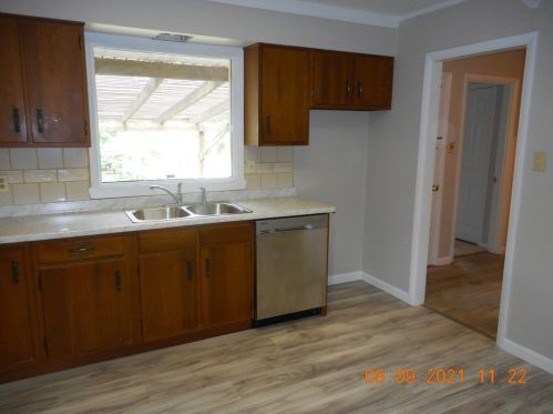 8383 Cheviot Rd, Cincinnati OH  45247-3803 exterior