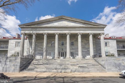1 Academy Cir, Philadelphia, PA 19146-5239