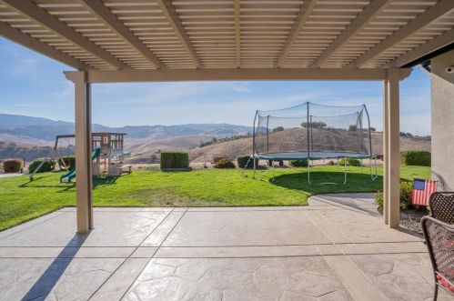4025 Ashford Cir, Hollister CA  95023-8966 exterior