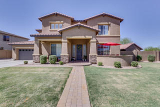 18360 Port Royale Ln, Sun City, AZ 85388-7676