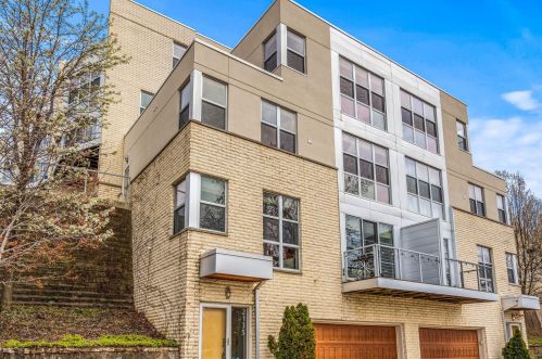 2135 Riverboat Rd, Milwaukee, WI 53212-3500