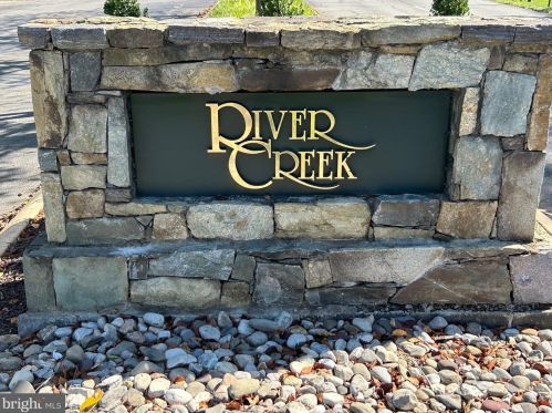 43530 Butler Pl, Leesburg VA 20176-7428 exterior