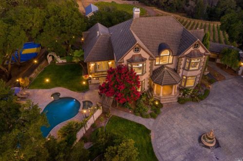 850 Shiloh Gln, Santa Rosa, CA 95403-8092