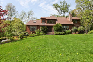 6 Leddy Ln, Pleasantville, NY 10570-3512