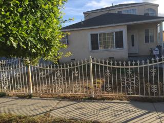 726 92nd St, Los Angeles, CA 90002-1631