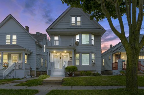 1578 72nd St, Milwaukee WI  53214-4702 exterior