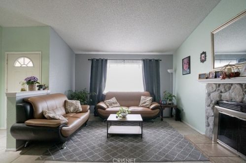 45331 Bison Cir, Lancaster CA  93535-2048 exterior