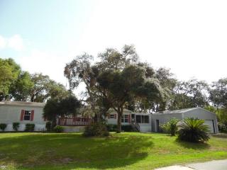 2503 River Bend Dr, Ruskin, FL 33570-6226